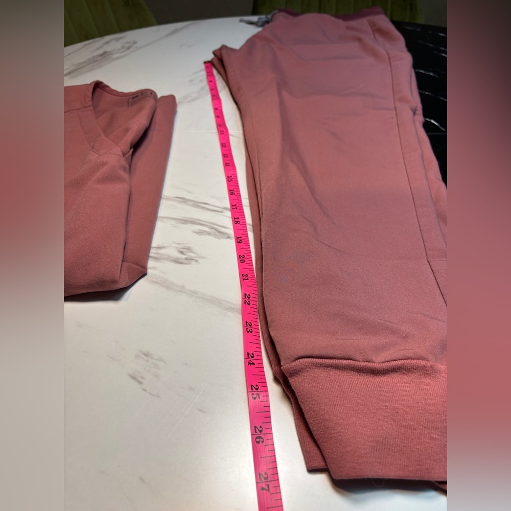 Figs Mauve Pink Scrub Top and Pants Set- large - Picture 9 of 16